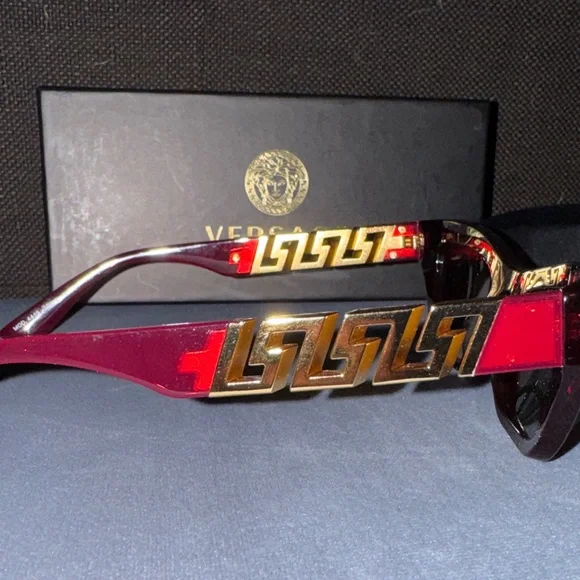 Versace Women’s Red Sunglasses with Gold Greek Key Temples - Picture 8 of 9